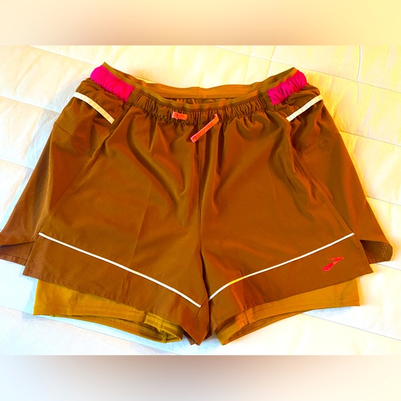 Brooks - Picture 1 of 3